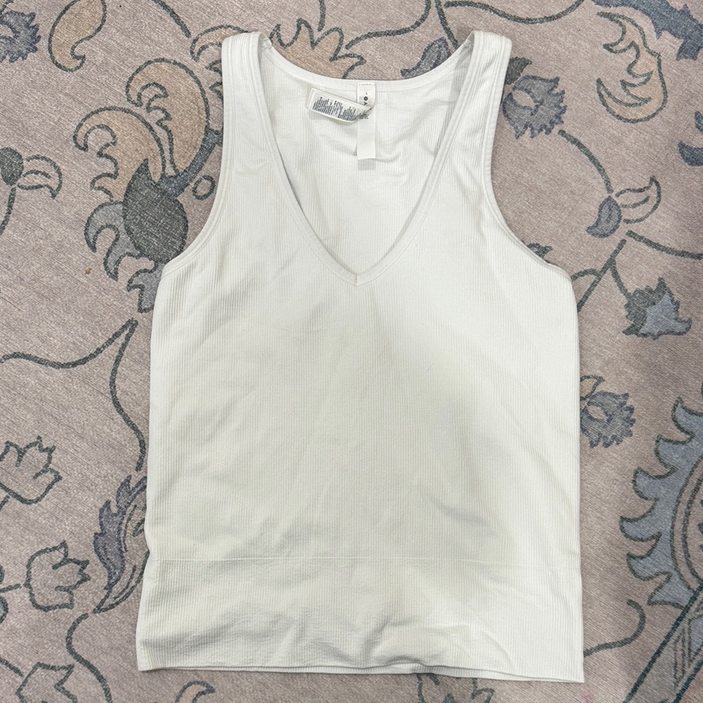 Athleta White V-Neck Work-out Tank Top